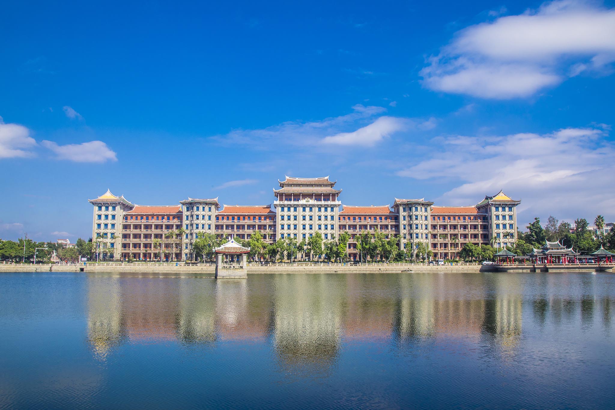 厦门集美中学的道南楼